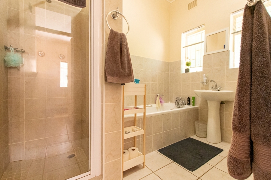 4 Bedroom Property for Sale in Ongegund Village Western Cape